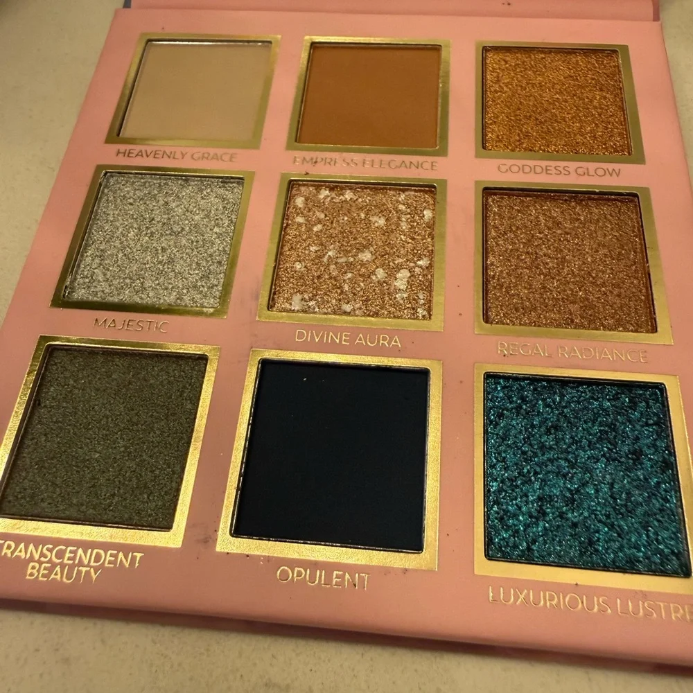 Eloise Goddess Eyeshadow Palette 9 Shade Glitter Matte Metallic‎ Makeup New